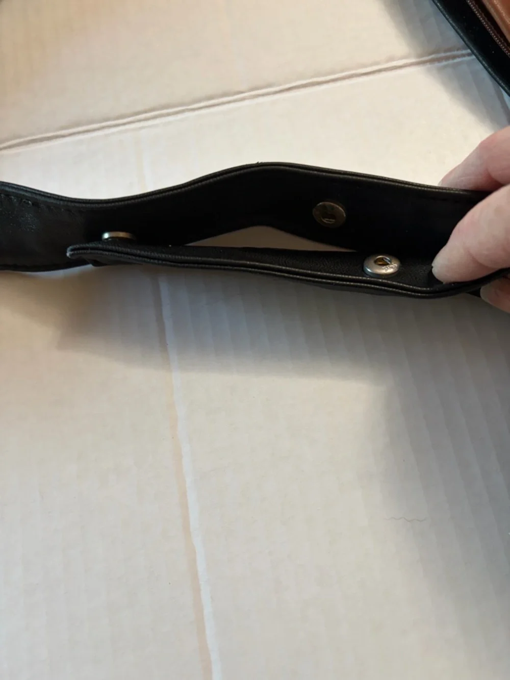 Sash Bag Reversible Black Cognac Brown Vegan Leather Crossbody Sling EUC - Picture 14 of 14